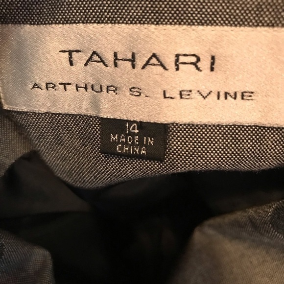 Tahari Women’s Gray Three Button Front Notched Collar Blazer/Jacket Size 14 - Picture 3 of 4